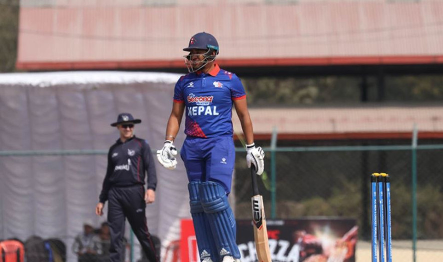 ज्ञानेन्द्र मल्ले पनि बनाए अर्धशतक