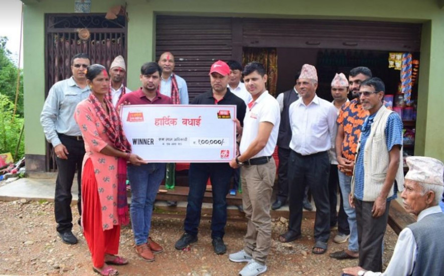 डिसहोममा १ वर्षको रिचार्ज गर्दा स्याङ्जाका अधिकारीले जिते नगद एक लाख रुपैयाँ