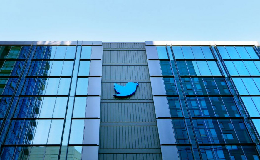 ट्वीटरका  आधा कर्मचारी  कम्पनीबाट हटाइए