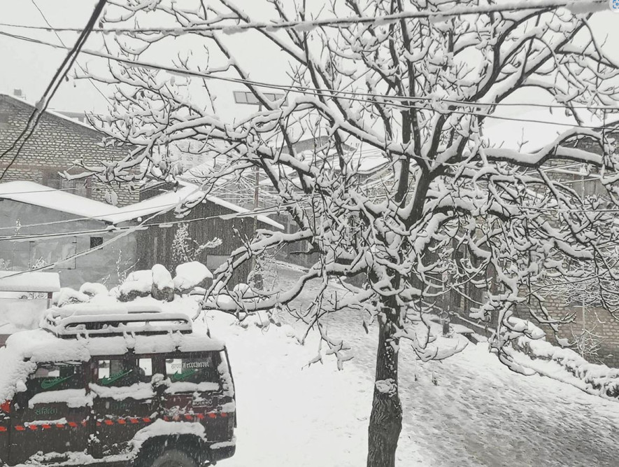 हिउँपरेपछि जुम्लाका किसानहरु खुुसी