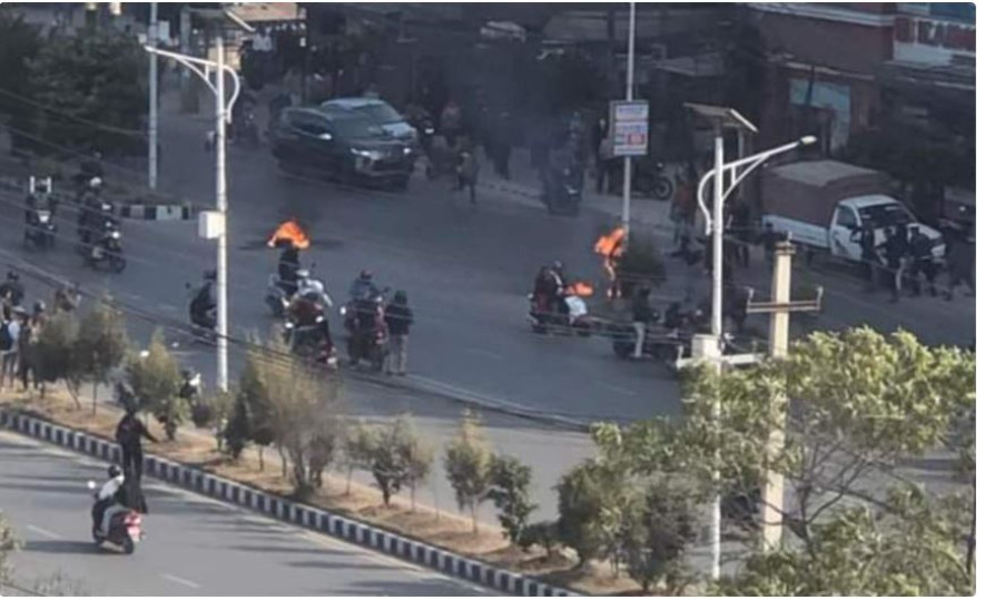 प्रधानमन्त्री दाहाल संसद भवनबाट बाहिर निस्के लगत्तै एक व्यक्तिद्वारा आत्मदाहको प्रयास