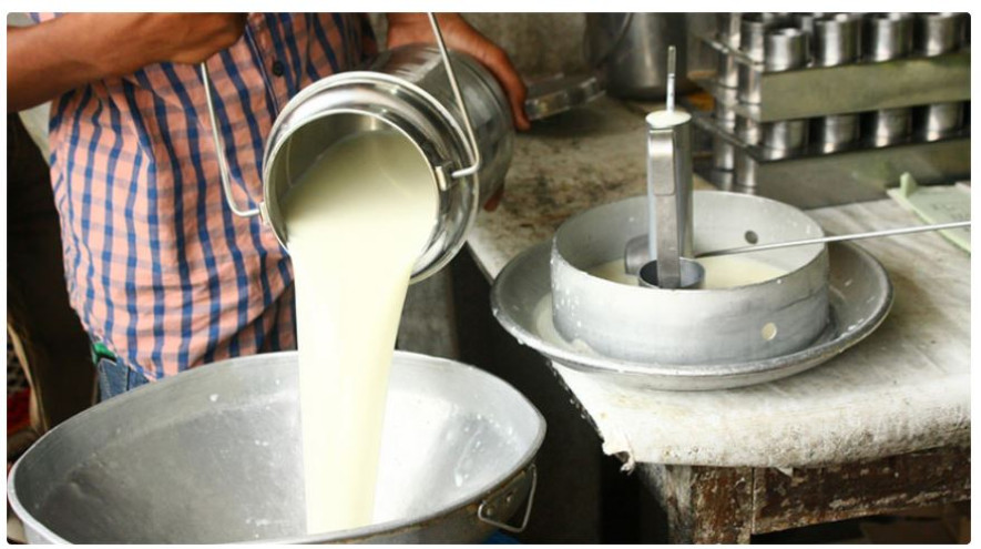 दूधको मूल्य बढाउन किसानको माग