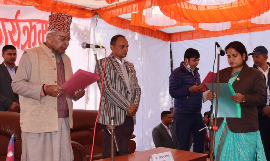 मधेसका नवनियुक्त मन्त्रीहरूले लिए शपथ