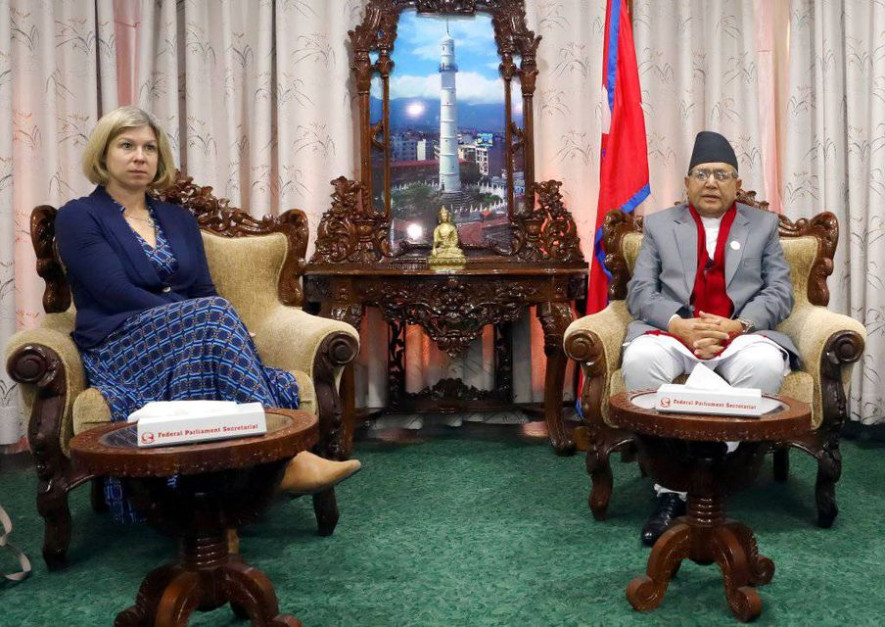 सभामुख देवराज घिमिरेले र बेलायती राजदूत निकोला पोलिट विच भेटवार्ता