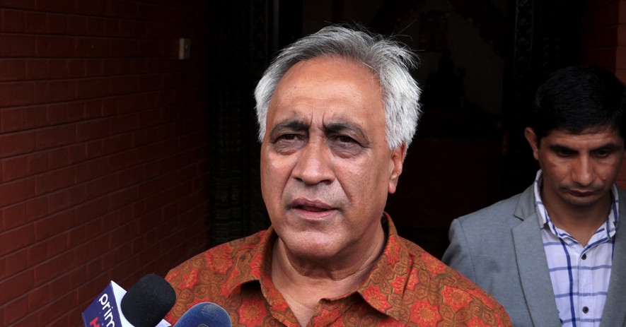 २ बजे श्री एयरलाइन्सबाट सांसद भण्डारीलाई मुम्बई लगिने