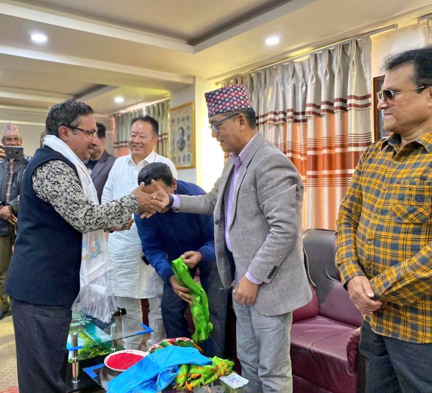 कमल थापा नेतृत्वको राप्रपा नेपालका केन्द्रीय प्रवक्ता सुरेश आचार्य राप्रपामा प्रवेश