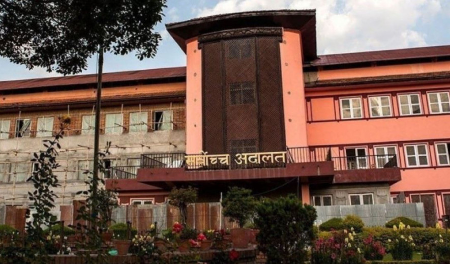 महिलालाई नै उपराष्ट्रपति बनाउनुपर्ने मागसहित पेस गरिएकाे रिट दरपिठ