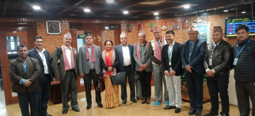 सन्चार मन्त्री शर्मा भारत भ्रमणमा