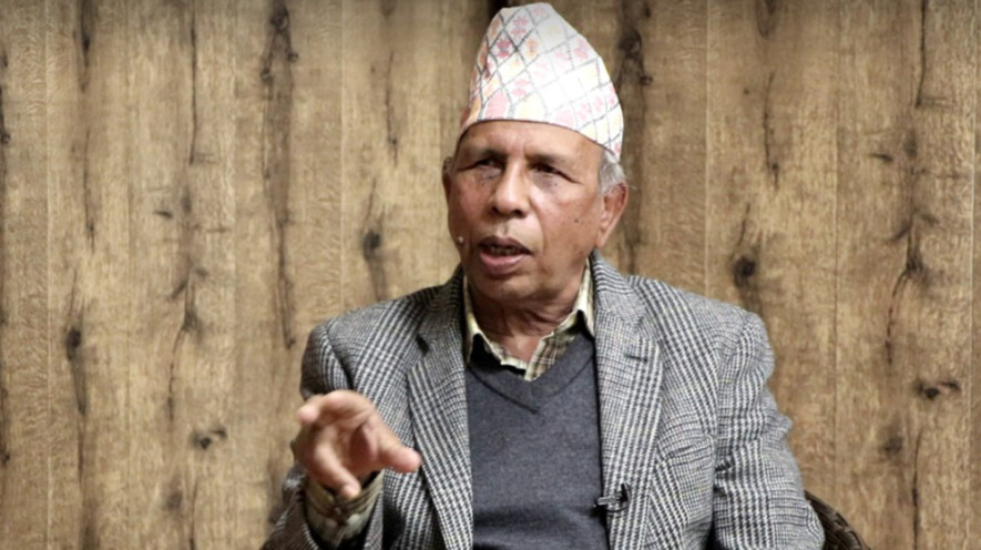 नवनियुक्त कृषि तथा पशुपन्छी मन्त्री डा. बेदुराम भुसालले पद बहाली गर्दै