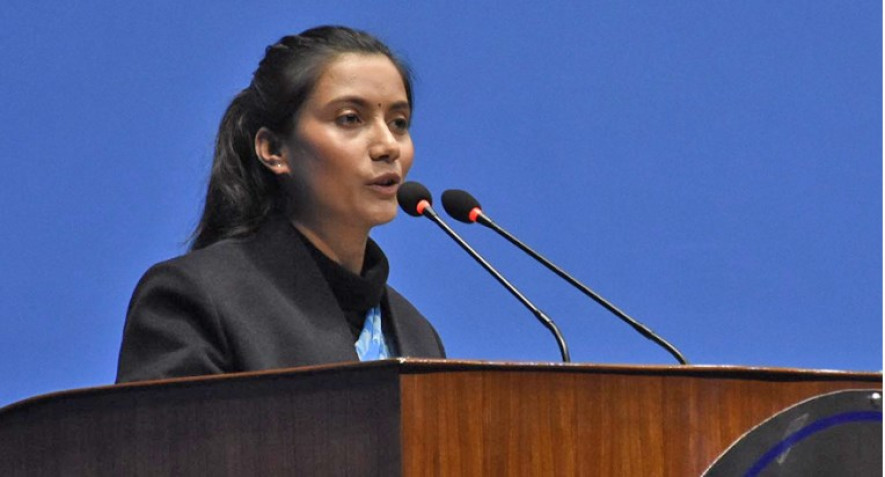 राष्ट्रिय फुटबल टिमका मुख्य प्रशिक्षकलाई नियुक्ति दिन सांसद सोविता गौतमकाे माग