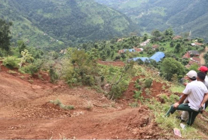 बागलुङमा बर्खा नलाग्दै पहिरोको चिन्ता