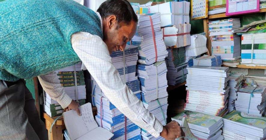 दार्चुलाका सबै पालिकामा पुग्यो पाठ्यपुस्तक