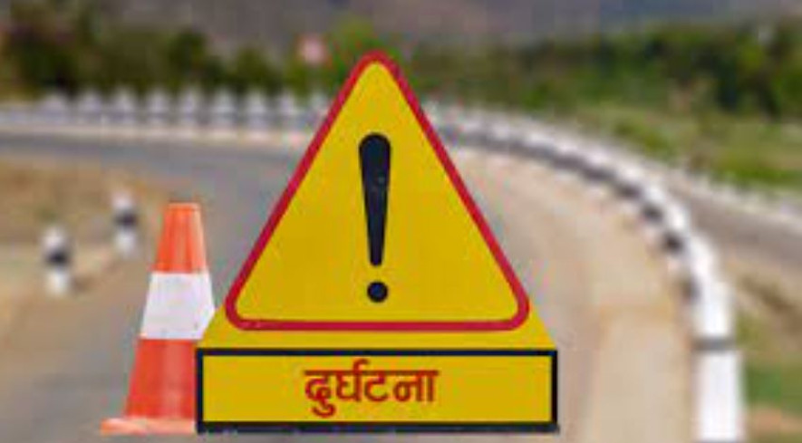 महोत्तरीमा बसले मोटरसाइकललाई ठक्कर दिँदा एकै परिवारका ३ जनाको मृत्यु