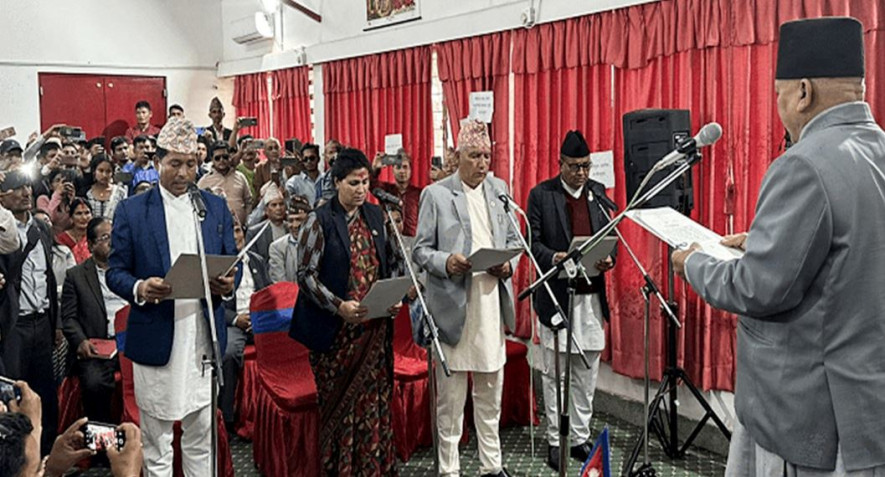 कर्णालीका नवनियुक्त चार मन्त्रीले लिए शपथ