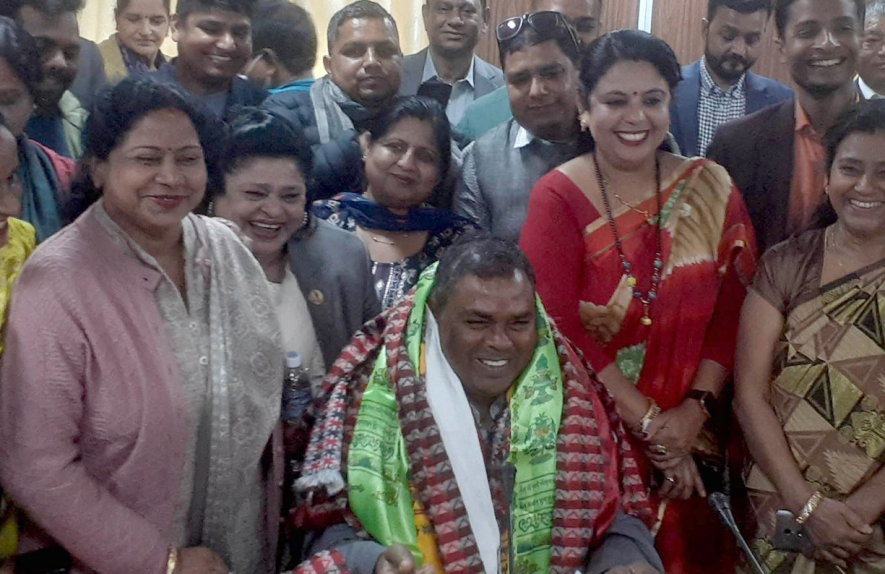 उपनिर्वाचनमा निर्वाचित उपेन्द्र यादवले लिए शपथ