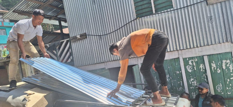 ताप्लेजुङमा युवा संघकाे सहयाेगमा हावाहुरीबाट क्षतीग्रष्त घरकाे पुन:  निर्माण