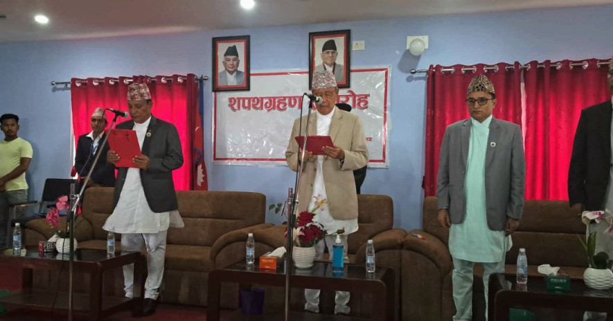 कोसीका मुख्यमन्त्री थापाले लिए शपथ