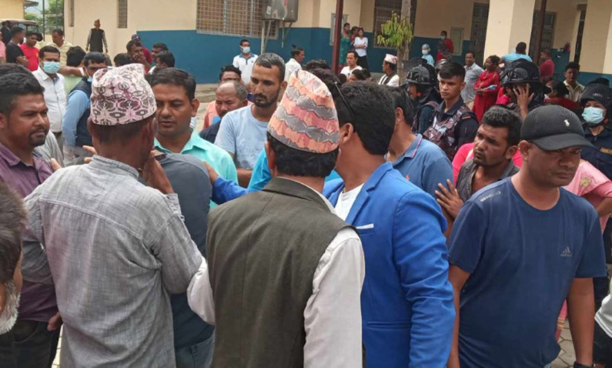 बालकको मृत्युपछि दोस्रो दिन पनि राप्ती स्वास्थ्य विज्ञान प्रतिष्ठान तनावग्रस्त