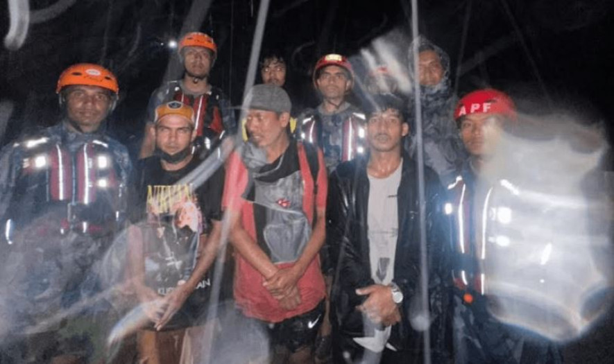 बाढीमा फसेका चार जनाको सकुशल उद्वार