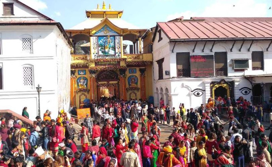 पशुपतिनाथलगायत देशभरका शिवालयमा भक्तजनको भीड