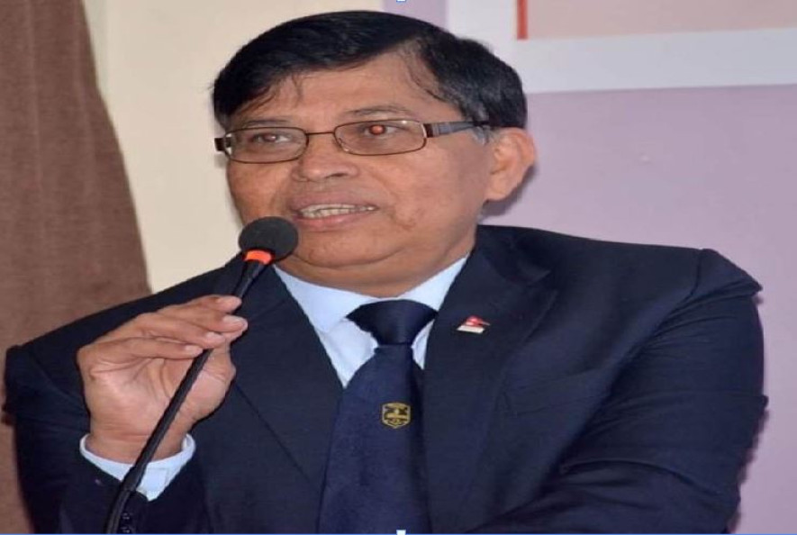 पढाउँदै नपढाइ तलब बुझ्ने, विद्युतीय हाजिरी मेसिन प्राध्यापकहरूले बोकेर हिँडे - उपकुलपति प्रा.डा. धर्मकान्त बास्कोटा