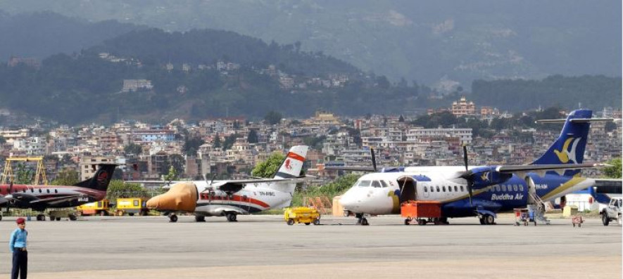 एयर इन्डियाको विमान त्रिभुवन विमानस्थलको धावनमार्गमै अड्कियो
