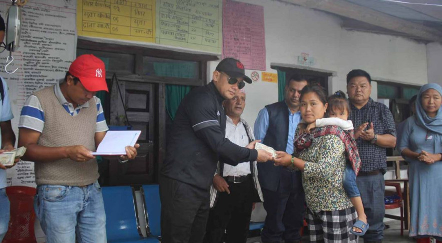 पहिरोबाट विस्थापित सुवावासीलाई आपतकालीन राह