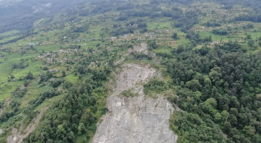 म्याग्दीको महभिर गाउँ पहिरोको जोखिममा