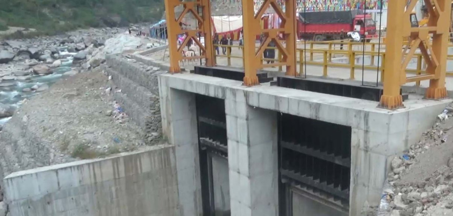 हाइड्रोपावरमा कार्यरत मजदुरको पर्खालबाट लडेर ज्यान गयो