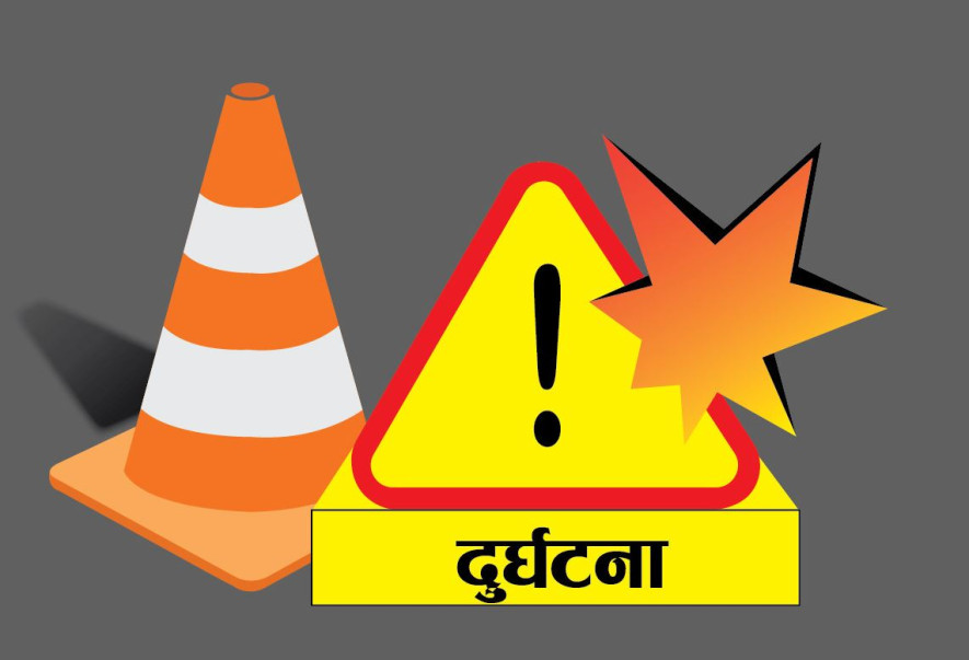 बिरामी लिएर काठमाडौं आउँदै गरेको एम्बुलेन्स ट्रकसँग ठोक्किएर दुर्घटना