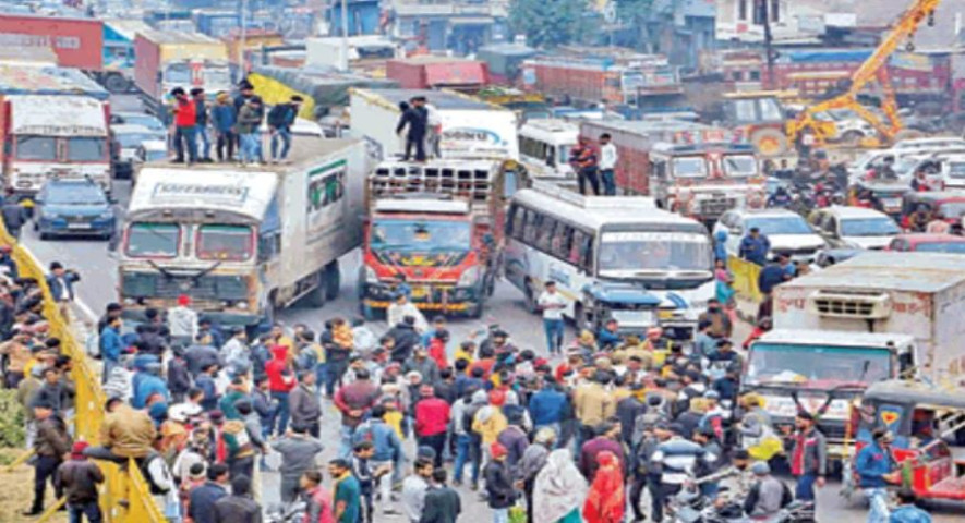 नयाँ कानूनको विरोधमा भारतका ट्रक चालक आन्दोलित, फलफूल र तरकारी महँगियो