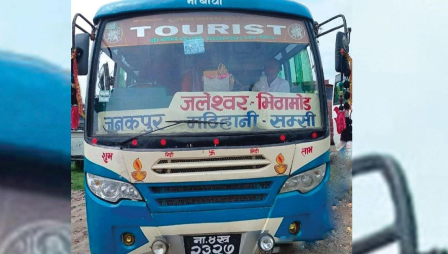 जनकपुरबाट चोरी भएको बस गोलबजारमा फेला