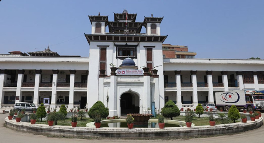 उपनिर्वाचन सुरक्षाबारे गृहमन्त्रीसँग आयोगले छलफल गर्दै