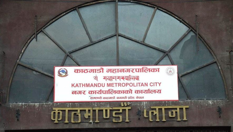 सडकमा निर्माण सामग्री छाड्नेलाई कारबाहीको चेतावनी