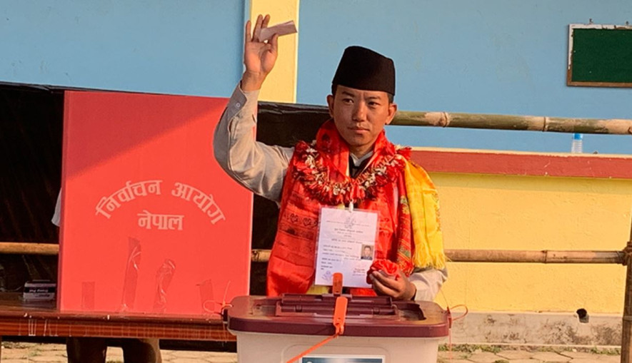 इलाम-२ उपनिर्वाचन : प्रमुख दलका उम्मेदवारले गरे मतदान