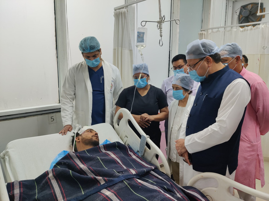 उत्तराखण्डमा पर्यटक बोकेको टेम्पो अलकनंदा नदीमा खस्यो, १४ जनाको मृत्यु