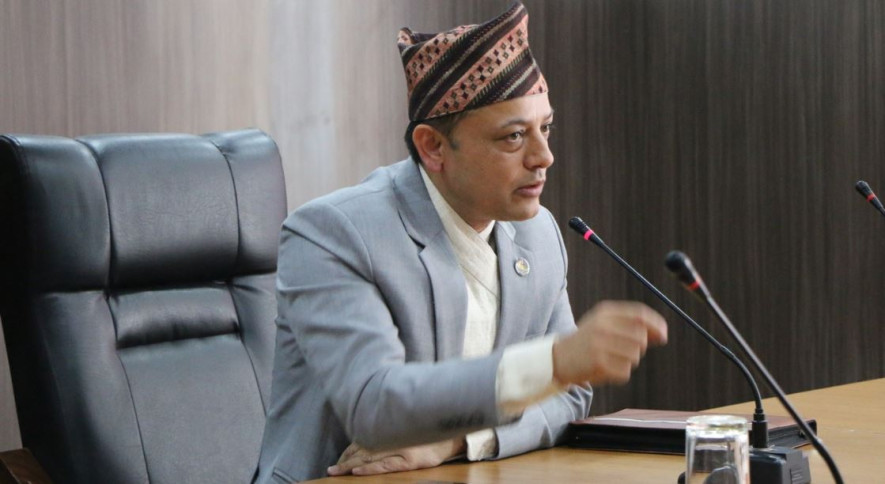 मन्त्रीले सिंहदरबारबाट निर्देशन दिने होइन, कार्यस्थल पुगेर गुनासो सुन्नुपर्छः श्रममन्त्री अर्याल