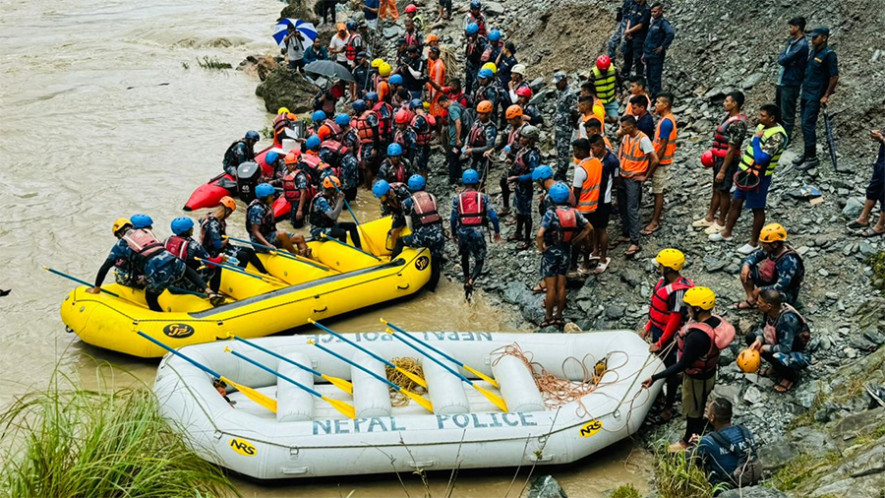 बस नभेटिएपछि भारतीय टोली आइतबार फर्किए