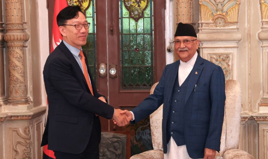 प्रधानमन्त्री सँग दक्षिण कोरियाका राजदूत पार्क ताइयोङले गरे शिष्टाचार भेट