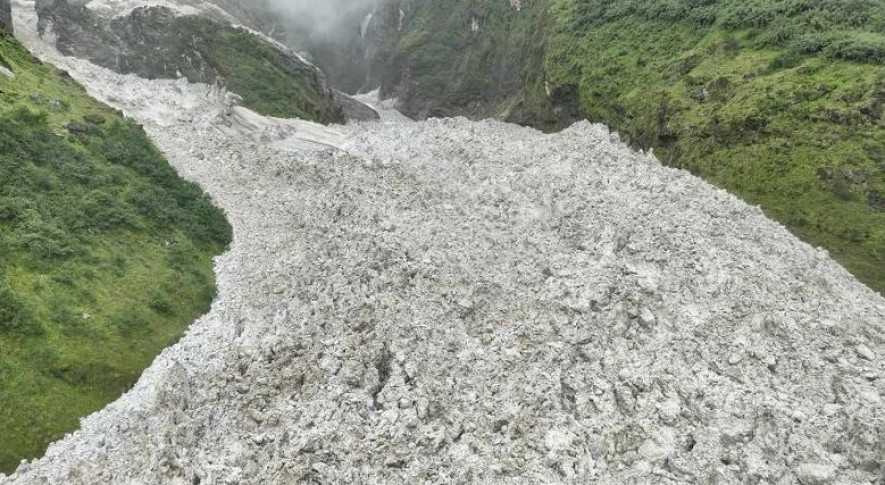 हिमपहिरोले थुनिएको बोक्सीखोला बग्न थाल्यो