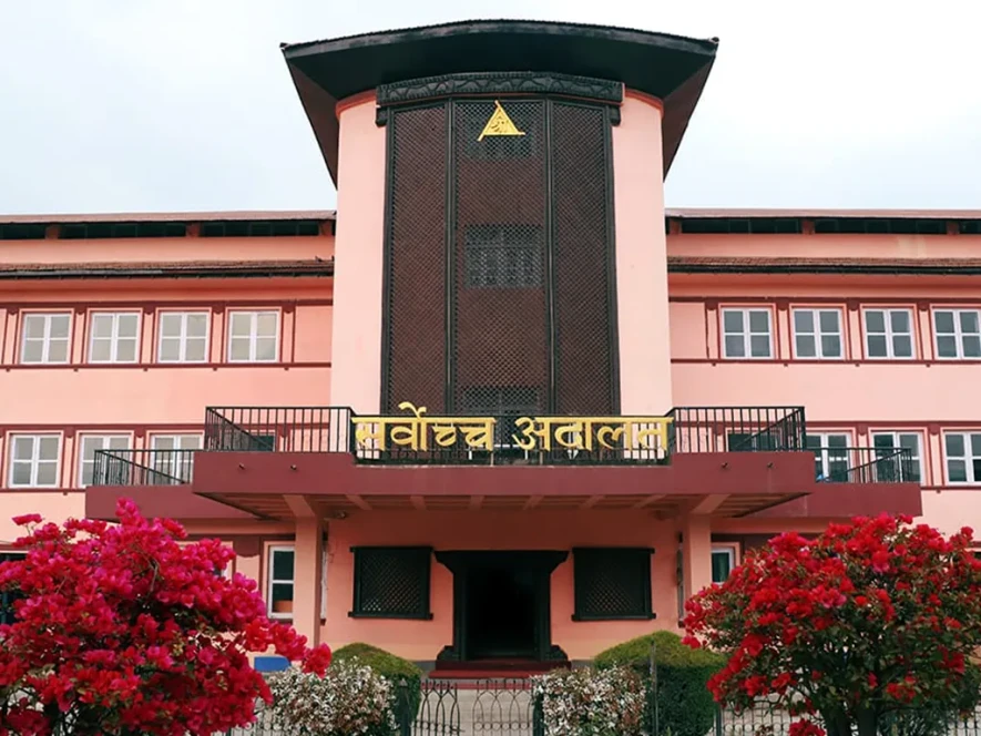 नेपाल प्रहरीको ३० वर्षे सेवा अवधि विवाद : सर्वोच्चले खारेज गर्‍यो अन्तरिम आदेश