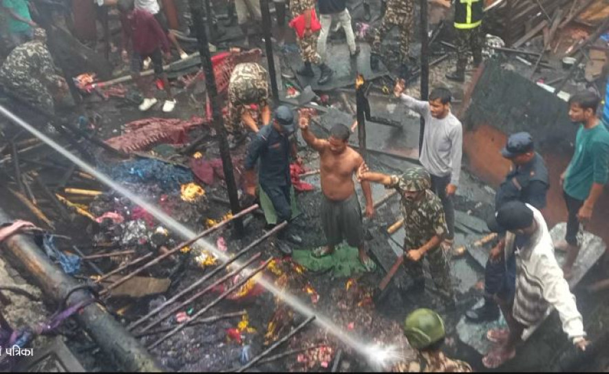 टेन्ट हाउसमा भीषण आगलागी, लाखौँको क्षति