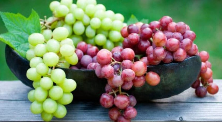 विषादी हालेको अङ्गुर खाइरहनु भएको त छैन ? यसरी सफा गर्नुस्