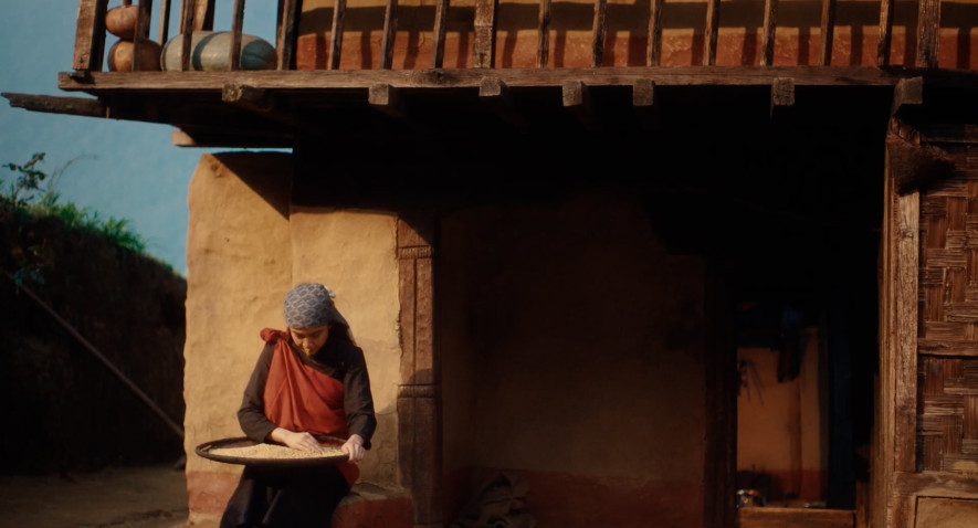 चलचित्र ‘जार’ गीत ‘ए ठूली’मा लाहुरेको कथा