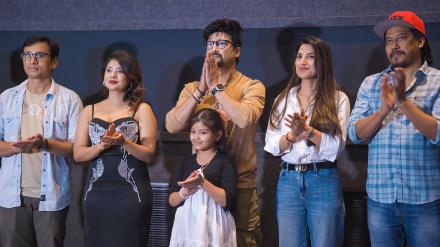 ट्रेलरमा हेर्नुहोस् चलचित्र ‘के घर के डेरा (भिडियोसहित)