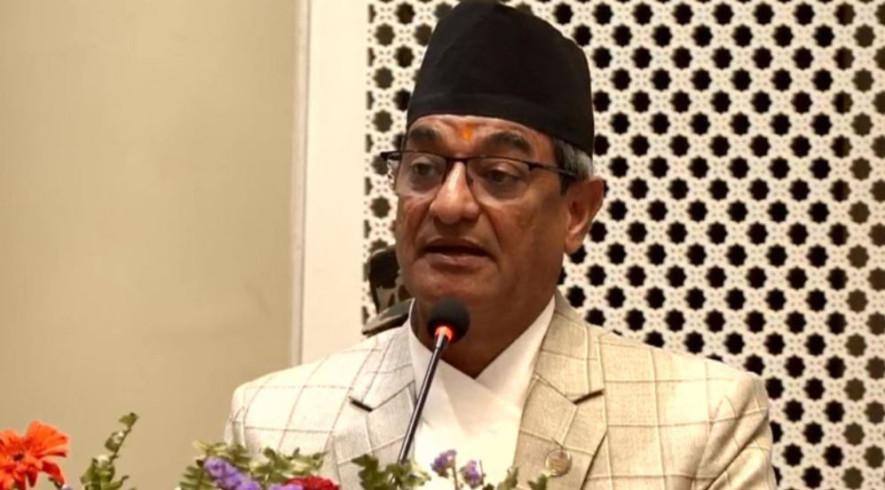 १० महिनामै सरकार फेरिँदैन : गृहमन्त्री लेखक