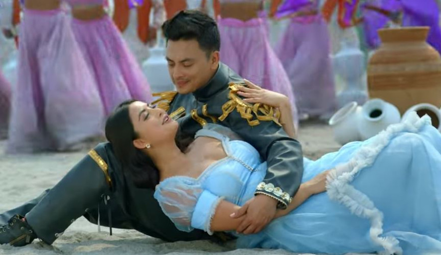 कस्तो छ पल र नीतिलाई फिचर गरिएको ‘मोहर’को शिर्ष गीत ?