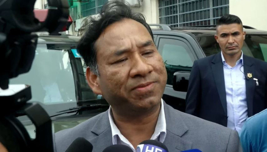 एमाले विधान महाधिवेशनमा कर्ण थापालाई फरक मत पेस गर्न रोक